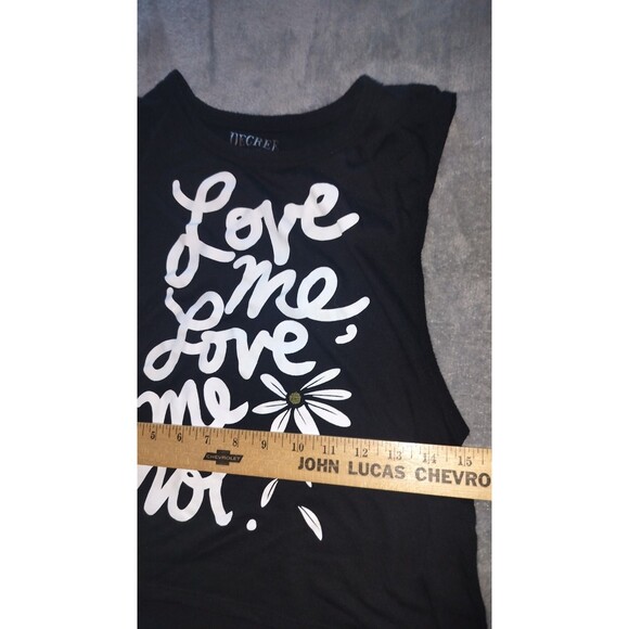 Decree Women's Medium Top Love Me Love Me Not Shirt Tank Top Daisy Print Black - Picture 4 of 5